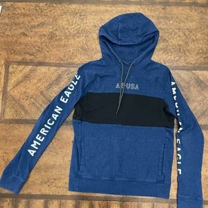 Men’s size XS American Eagle t-shirt hoodie excellent condition